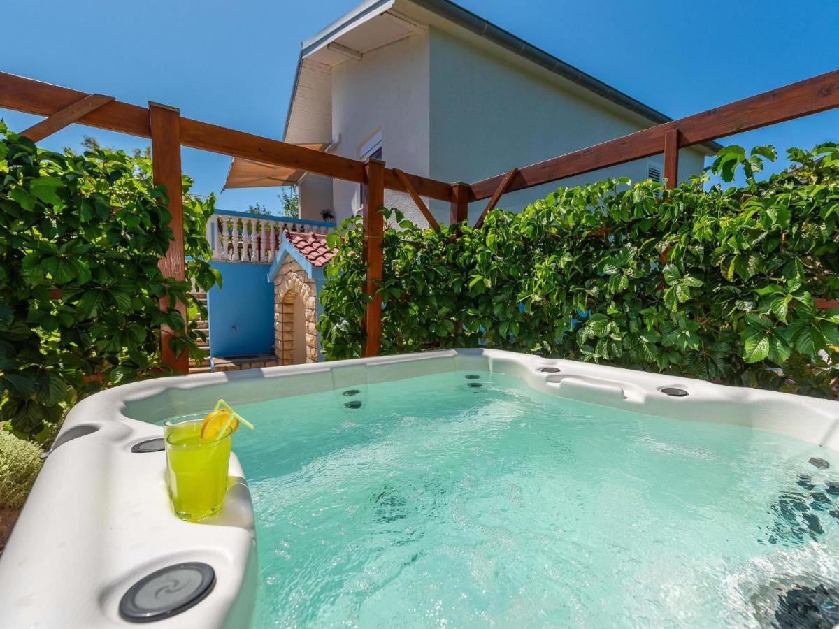 Holiday Home Milka By Interhome Pridraga Ngoại thất bức ảnh